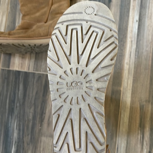Ugg boots - Picture 2 of 4